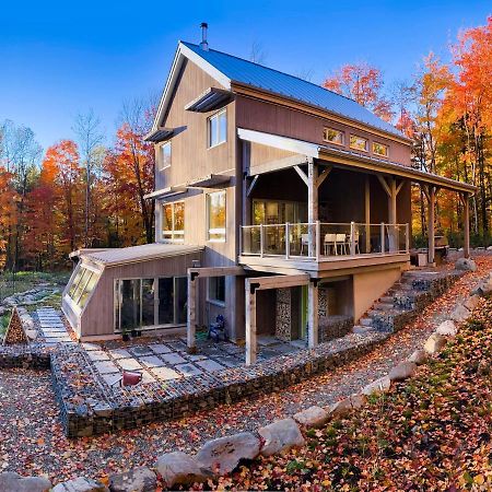 Bed and Breakfast Le Camp Cache Shefford Экстерьер фото