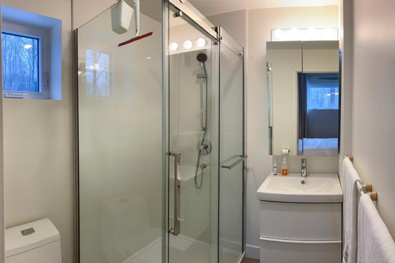 Bed and Breakfast Le Camp Cache Shefford Экстерьер фото