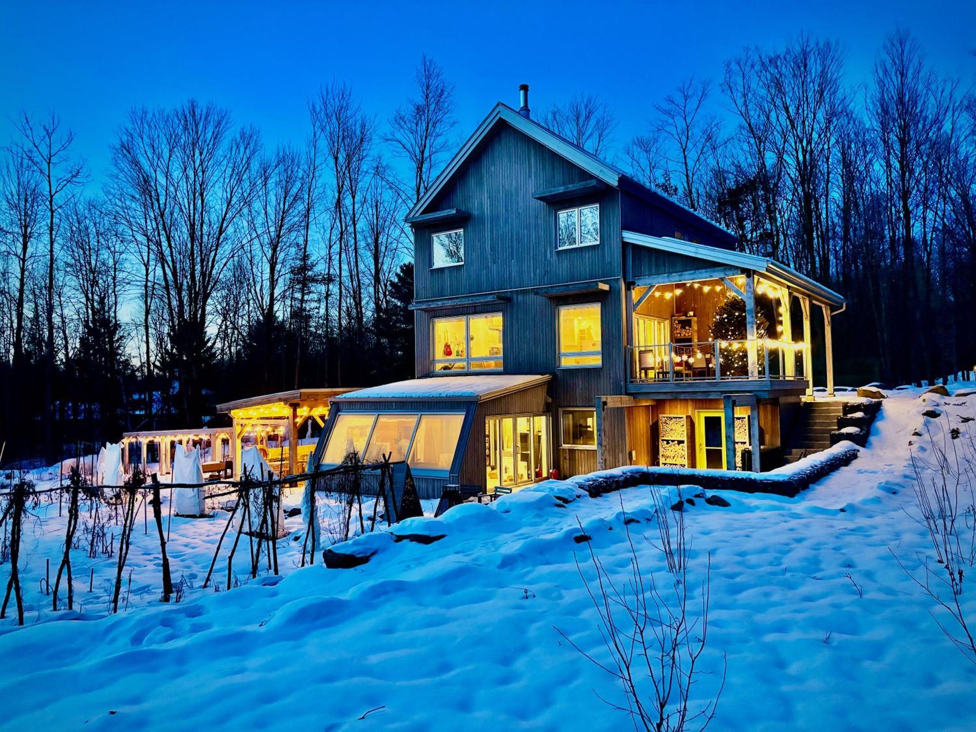 Bed and Breakfast Le Camp Cache Shefford Экстерьер фото